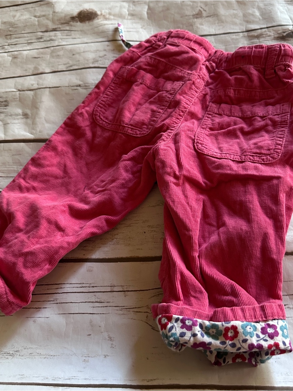 Mini Boden pink corduroy pants with floral cuffs, vguc size 6-12 months - Picture 6 of 7